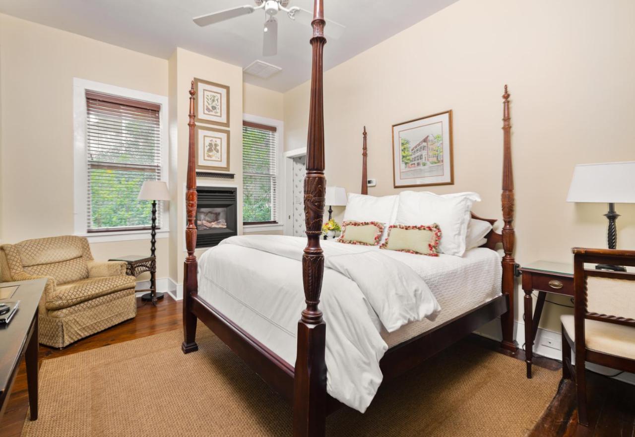 Bed and Breakfast Rhett House Бофорт Экстерьер фото
