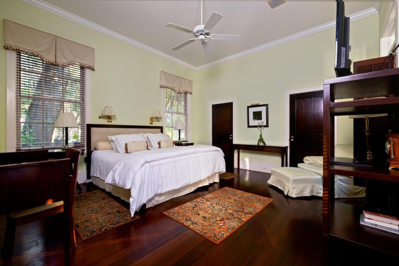Bed and Breakfast Rhett House Бофорт Экстерьер фото