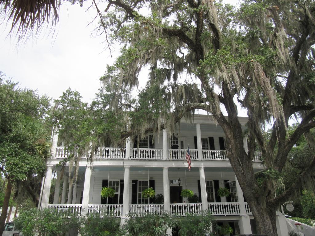 Bed and Breakfast Rhett House Бофорт Экстерьер фото